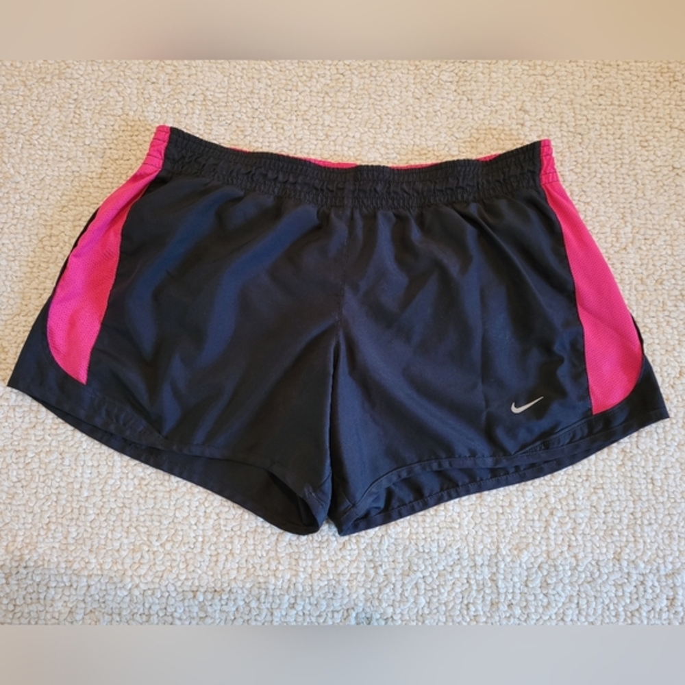 Nike Womens Dri-Fit Running Athletic Shorts Black Pink Size: Medium.